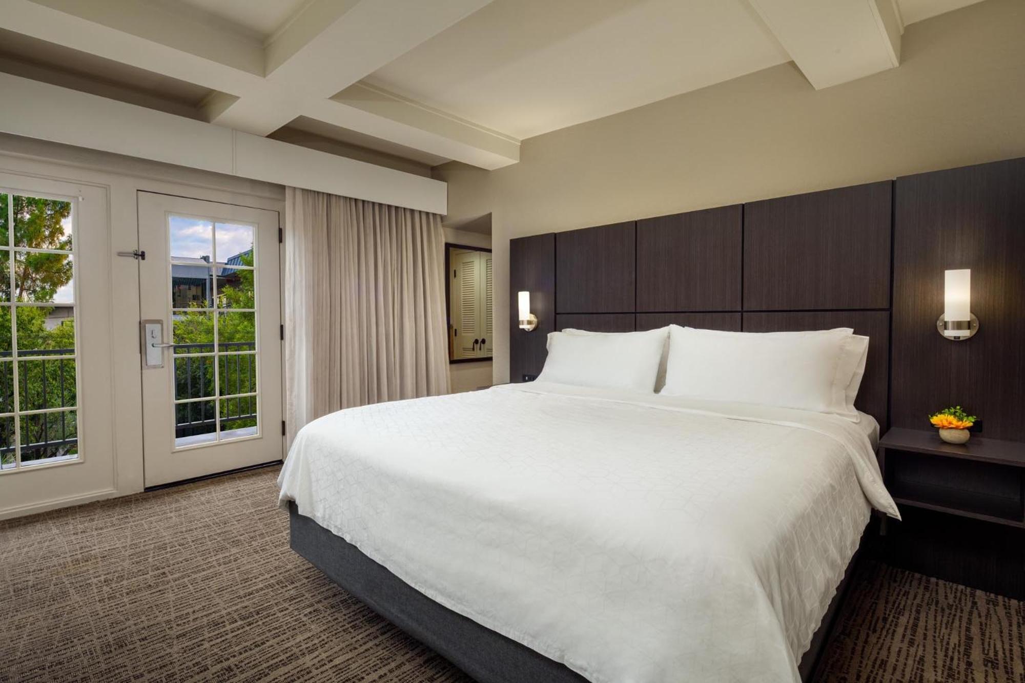 Holiday Inn And Suites Phoenix Airport North By Ihg Exterior foto